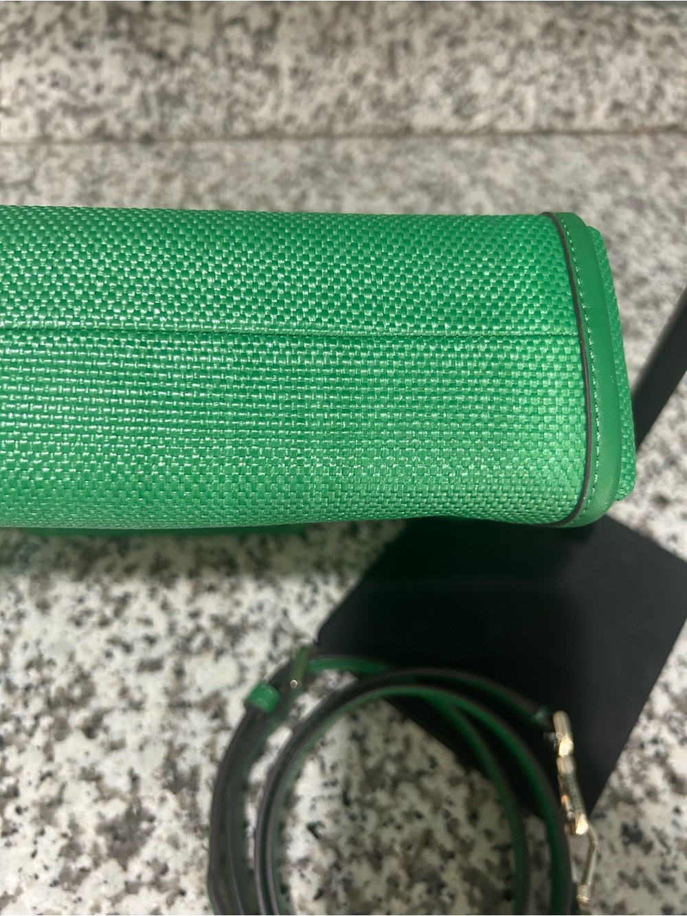 kate spade Green Textured Crossbody Purse with Detachable Strap - Picture 4 of 12